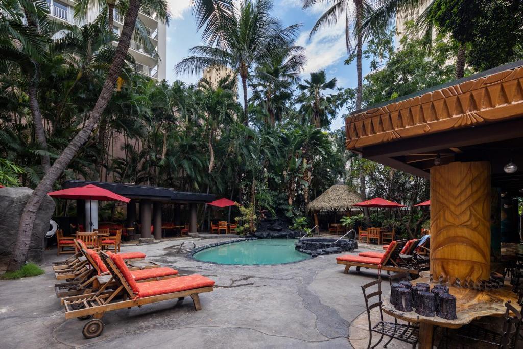 Gorgeous One Bedroom Bamboo Blocks From The Beach Honolulu Exteriör bild